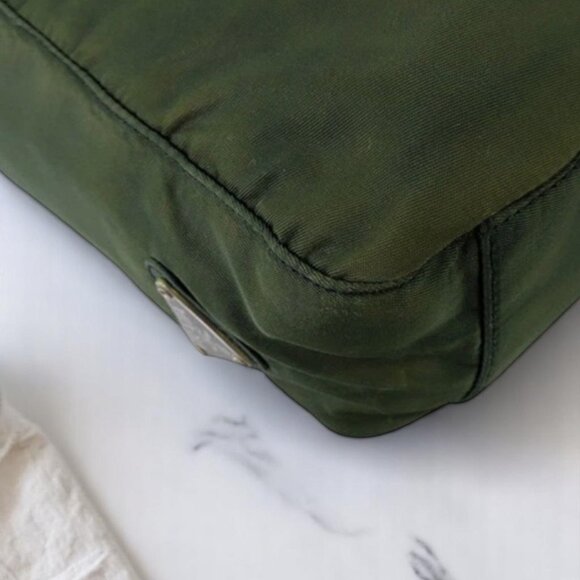 Prada Green Bolsa Nylon Tote Bag w/ Authentication Card - Picture 4 of 11